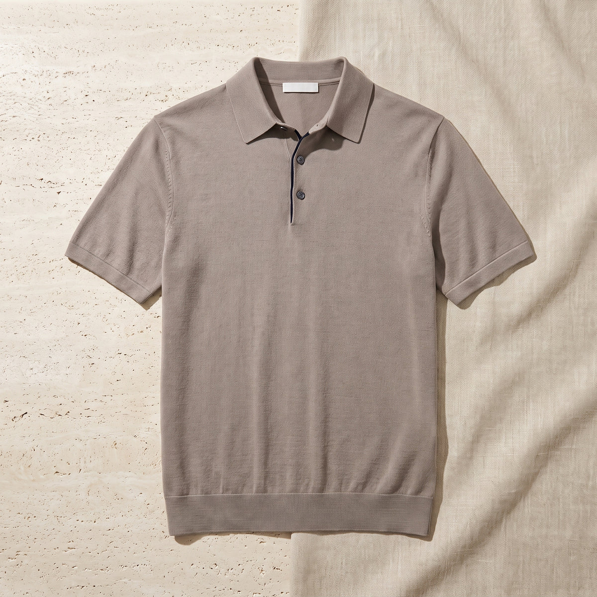 Polo Coastal de seda con corte clasico
